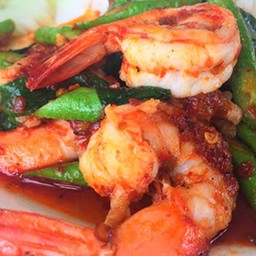 ผัดพริกแกงกุ้งราดข้าว