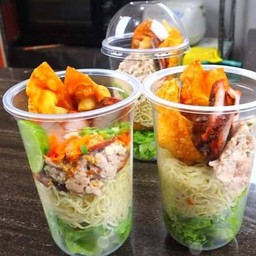 บะหมี่เขย่าขวัญ