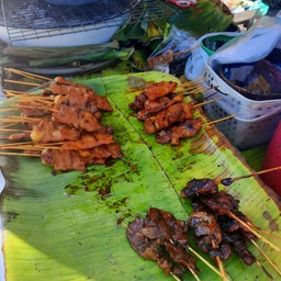 ไก่ หมู ตับ ย่าง วัดในกลาง เพชรบุรี