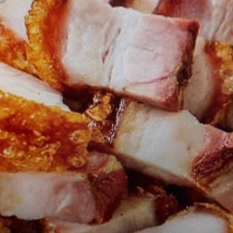 หมูกรอบ + น้ำราด