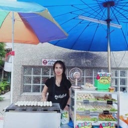 ลูกชิ้นปิ้ง PK ตลาดศาลาน้ำร้อน