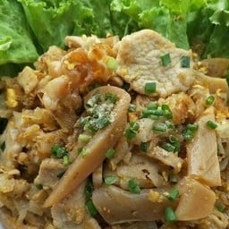 คั่วไก่เส้นใหญ่