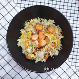 ข้าวผัดแซลมอน