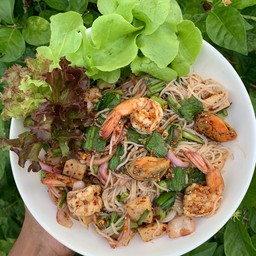 ลาบหนมจีน