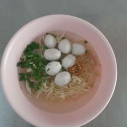 ก๋วยเตี๋ยวลูกชิ้นหมู น้ำ