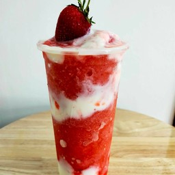 สตอเบอร์รี่สมูตตี้โยเกิร์ต