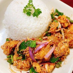 ข้าว ยำไก่แซ่บ จี๊ด