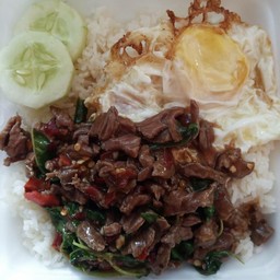 ข้าวกะเพราเนื้อ