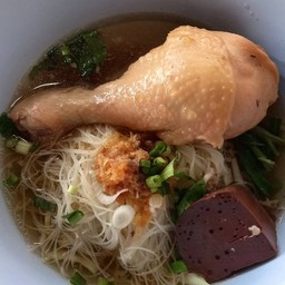 ก๋วยเตี๋ยวน่องไก่