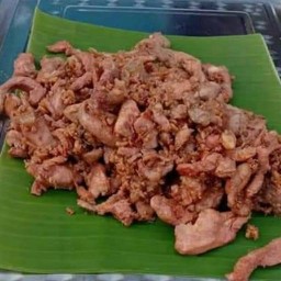 ร้านหมูทอดหมัก นายยักษ์ อาหารตามสั่ง วัดนาวง  ฝั่งหลวงปู่เหมือน (รอที่ร้านเครื่องดื่ม นำโชค)