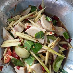 ยำมะม่วงหมูยอ