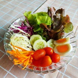 สลัดโรลน้ำสลัดซีฟู้ด by นิพันธ์