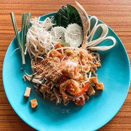 ผัดไทยกุ้งสด