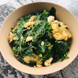 ใบเหรียงผัดไข่