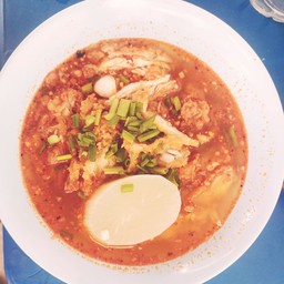 ก๋วยเตี๋ยวต้มย่ำไก่ทอด