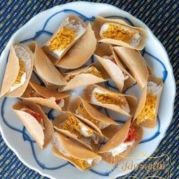 ขนมเบื้องอบกรอบ