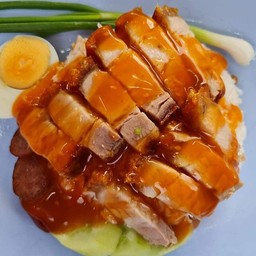 ข้าวหมูกรอบ
