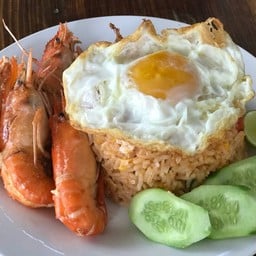 ข้าวผัดกุ้งแม่น้ำไข่ดาว