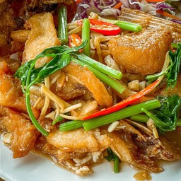 ปลากะพงผัดขึ้นฉ่าย