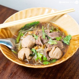 ก๋วยเตี๋ยวน้ำ ลูกชิ้นเนื้อเปื่อย