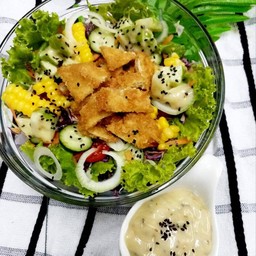 สลัดไก่กรอบ