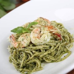 สปาเก็ตตี้กุ้งซอสโหระพา