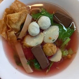 ก๋วยเตี๋ยวลูกชิ้นปลาเจ้หงวน รัชดาท่าพระ17