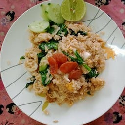 ก๊วยจั้บไก่น้องใหญ่ หมูกรอบ สูตรโบราณ(ร้านขวัญข้าว ) ร้านขวัญข้าว โอ๋ตามสั่ง