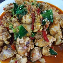 ข้าวกระเพรานาย ก.(ลุงน้อยโภชนา)