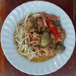 ขนมจีนแกงเผ็ดหมู