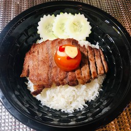 ย้อย หมูทอดเนื้อทอด