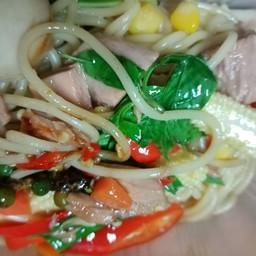 สปาเก็ตตี้ผัดขี้เมาทูน่า