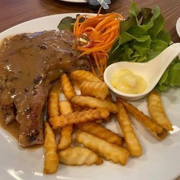 สเต็กหมูพริกไทยดำ