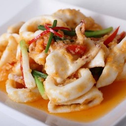 ปลาหมึกผัดไข่เค็ม(กับข้าว)