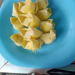 ลกชิ้นทอด  ยำๆ