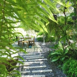 เฌอ Garden & bistro