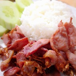 หมูทอดกระเทียม