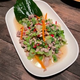 ยำก้านคะน้า