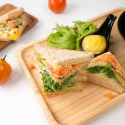 แซนด์วิชน้ำสลัดสูตรพิเศษอร่อยหมดใจ By แม่-หมอ-ขอ-ขาย พฤกษา12/1คลองสาม