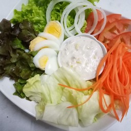 สลัดทูน่า ไข่ต้ม