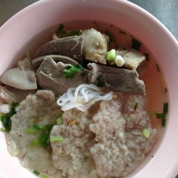 เส้นเล็กน้ำใส