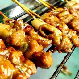 ไส้กรอกอีสาน by หมูปิ้งโดนใจ ซอยเฉลิมพระเกียรติร.9 ซอย7