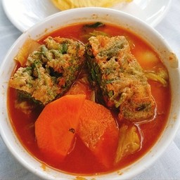 แกงส้มไข่ชะอมทอด