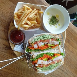 Shrimp Avocado sandwich