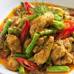 ผัดพริกแกงถั่วไก่
