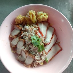 สหชัยบะหมี่เกี๊ยวหมูแดงปู ตลาดนัด18คอร์ด