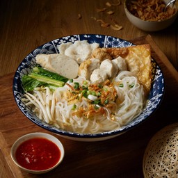 ก๋วยเตี๋ยวลูกชิ้นปลาน้ำใส