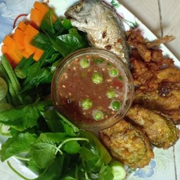 ชุดน้ำพริกกะปิ พร้อมเครื่องเคียง