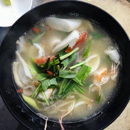 ต้มยำรวม น้ำใส