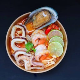 ก๋วยเตี๋ยวมาม่าต้มยำทะเล